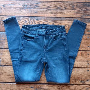 American Eagle Women's Super Stretch Gray 4 Regular